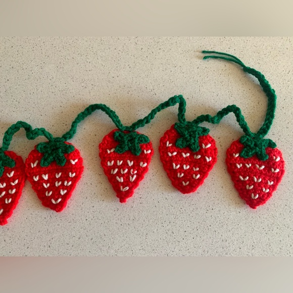 Strawberry Garland Handmade Crochet - Picture 7 of 11